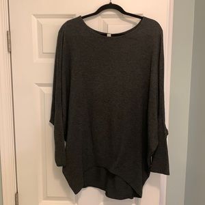 Jolie top/sweater size Large